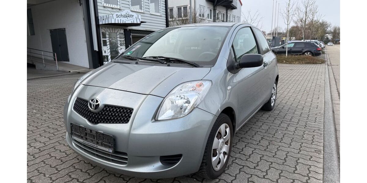 Toyota Yaris 225.000 km 799 &euro; Karlsruhe 76135