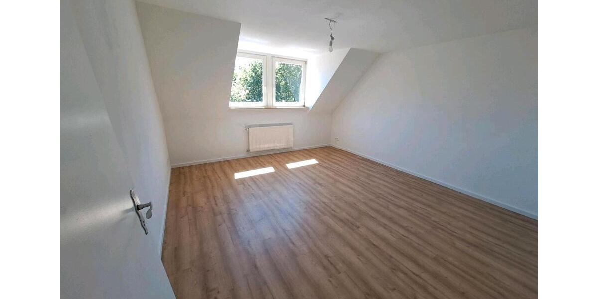 Bungalow Landau in der Pfalz - 8 Zimmer, 219 m&sup2;, 2.490&euro; | Angebot:26445773
