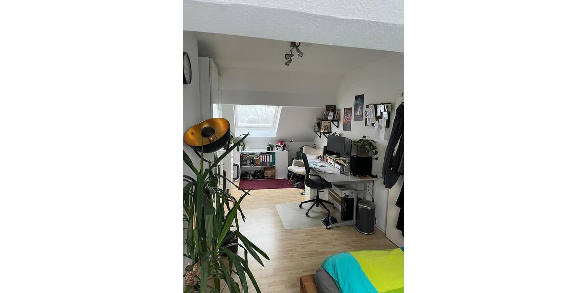 Dachgeschoßwohnung Karlsruhe Daxlanden - 4 Zimmer, 100 m&sup2;, 1.300&euro; | Angebot:25023270