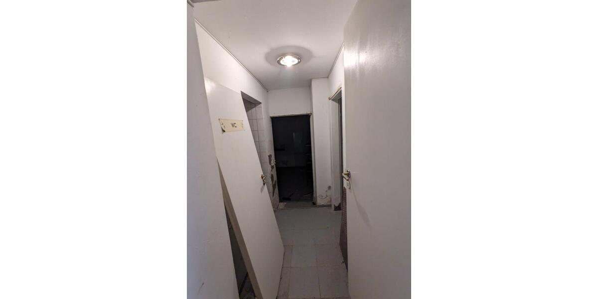 Große Wohnung ca. 100qm-Mietrabatt gegen Sanierung 4 zimmer