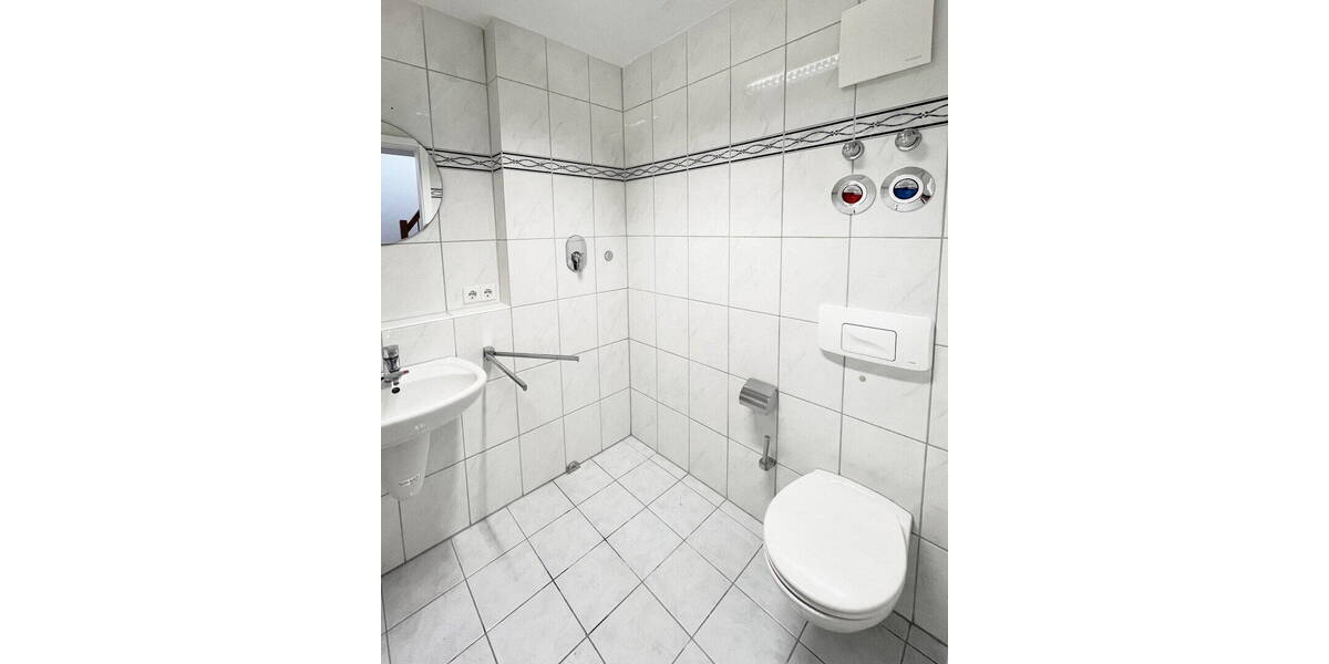 Etagenwohnung Pforzheim Südweststadt - 3 Zimmer, 103 m&sup2;, 1.190&euro; | Angebot:26868779