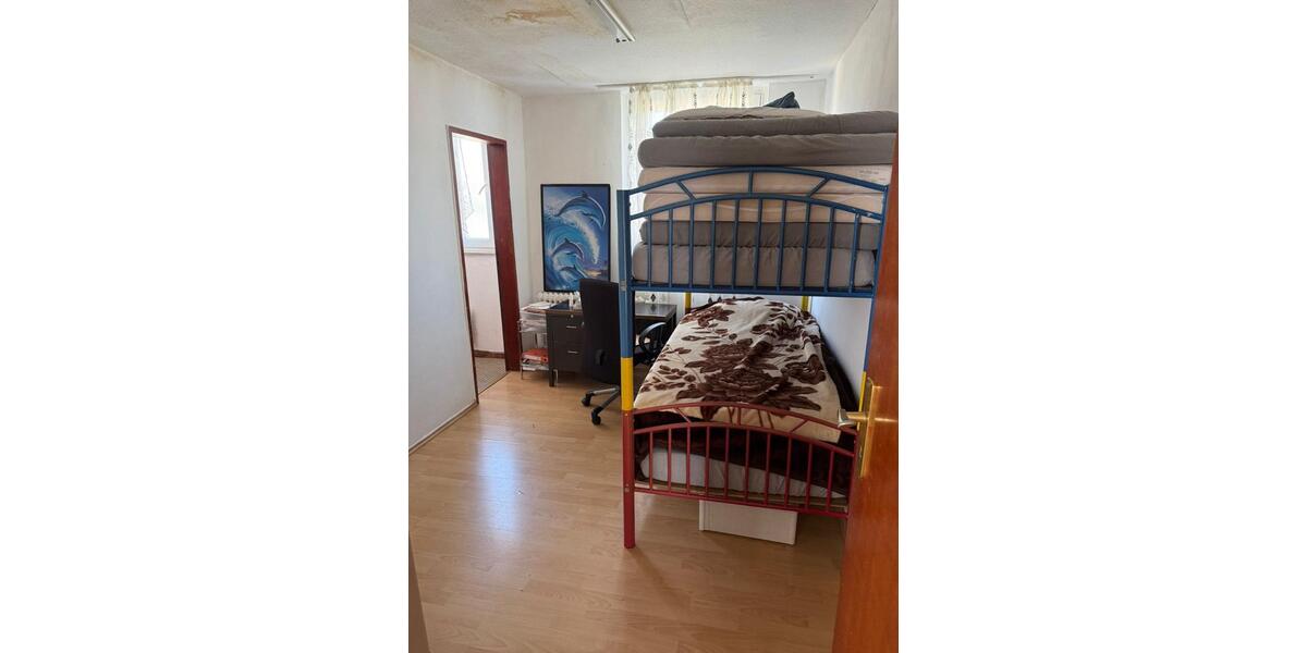 Etagenwohnung Pforzheim Nordstadt - 4 Zimmer, 150 m&sup2;, 1.200&euro; | Angebot:25883008