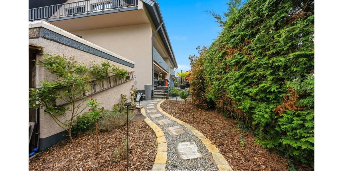 Doppelhaushälfte Stutensee Blankenloch - 8 Zimmer, 273 m&sup2;, 755.000&euro; | Angebot:26453482