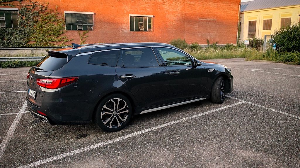 Kia Optima 90.000 km 18.500 &euro; Gaggenau 76571
