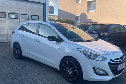 Hyundai i30 93.000 km 9.850 &euro; Bruchsal 76646