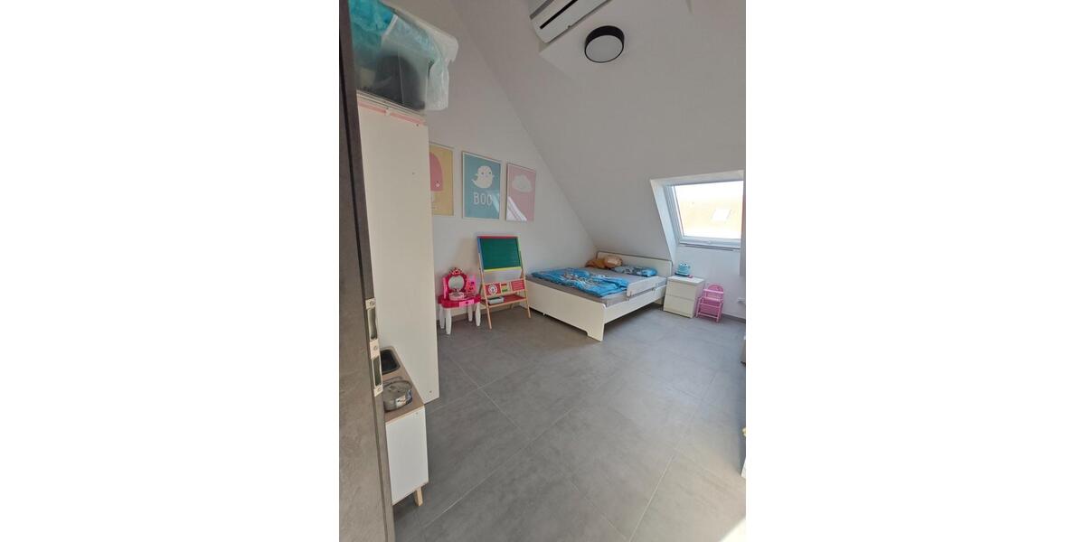 Exklusive 5,5-Zimmer-Maisonette-Dachgeschosswohnung mit Aufzug 5.5 zimmer