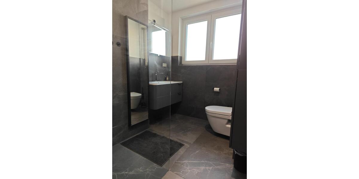 Exklusive 5,5-Zimmer-Maisonette-Dachgeschosswohnung mit Aufzug 5.5 zimmer