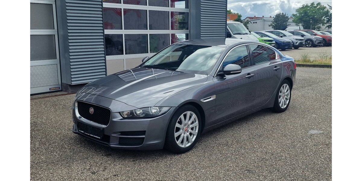 Jaguar XE Pure Klima Navi Kamera 225.000 km 7.998 &euro; Landau 76829