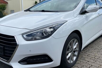 Hyundai i40 178.989 km 8.400 € Graben Neudorf 76676