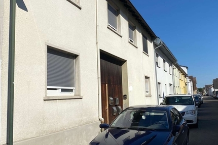 °°° MEHRFAMILIENHAUS MIT 4 WOHNUNGEN, 3 GARAGEN, GARTEN UND AUSBAUPOTENZIAL °°° 9 zimmer