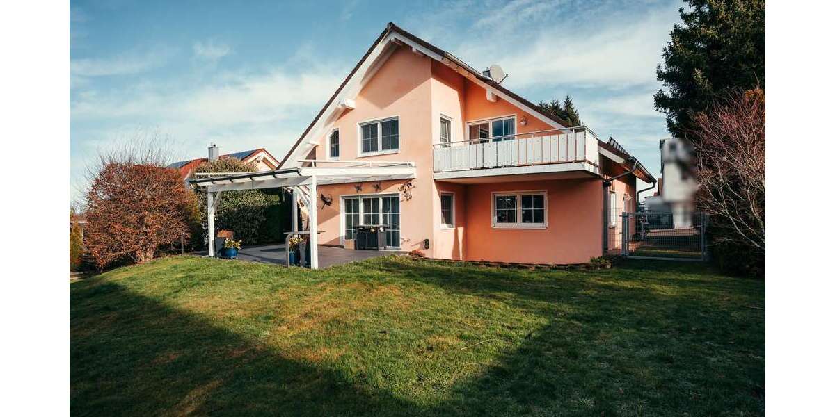 Einfamilienhaus Straubenhardt - 9 Zimmer, 252 m&sup2;, 925.000&euro; | Angebot:25051400