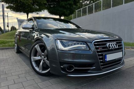 Audi S8