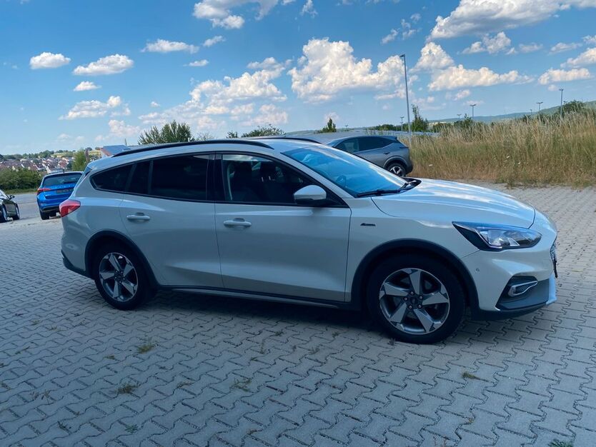 Ford Focus 48.787 km 14.700 € Knittlingen 75438