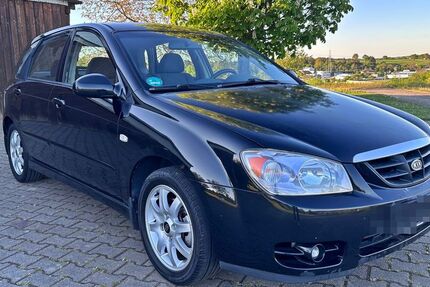 Kia Cerato 130.000 km 2.000 &euro; Karlsbad 76307