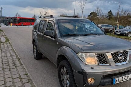 Nissan Pathfinder 410.000 km 2.500 &euro; Karlsruhe 76131