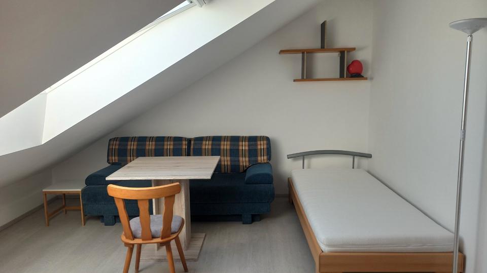 Dachgeschoßwohnung Linkenheim-Hochstetten Hochstetten - 2 Zimmer, 40 m&sup2;, 520&euro; | Angebot:26463416