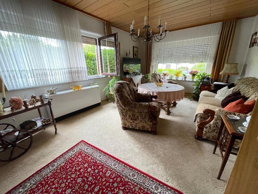 *** Zweifamilienhaus mit Potential für mehr !