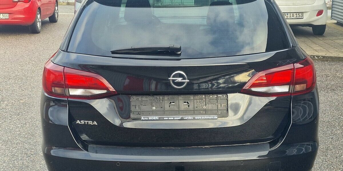 Opel Astra 1.2 Sports Tourer Klimaauto NAVI AHK LED 53.000 km 15.899 &euro; Landau 76829