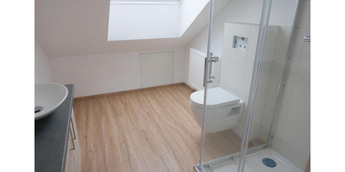 Dachgeschoßwohnung Bellheim - 2.5 Zimmer, 61 m&sup2;, 700&euro; | Angebot:26403577