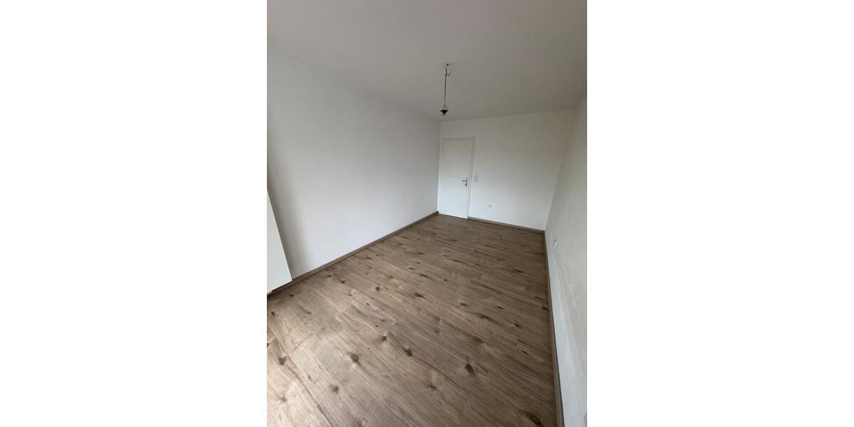 Etagenwohnung Ubstadt-Weiher Weiher - 3.5 Zimmer, 75 m&sup2;, 950&euro; | Angebot:25405706