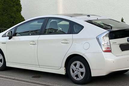 Toyota Prius 273.000 km 6.600 € Karlsruhe 76149