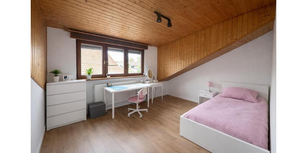 Dachgeschoßwohnung Stutensee - 3 Zimmer, 85 m&sup2;, 1.050&euro; | Angebot:26415059