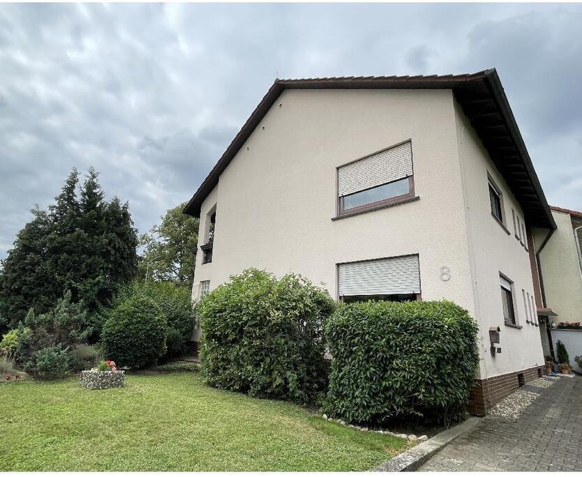 *** Zweifamilienhaus mit Potential für mehr !