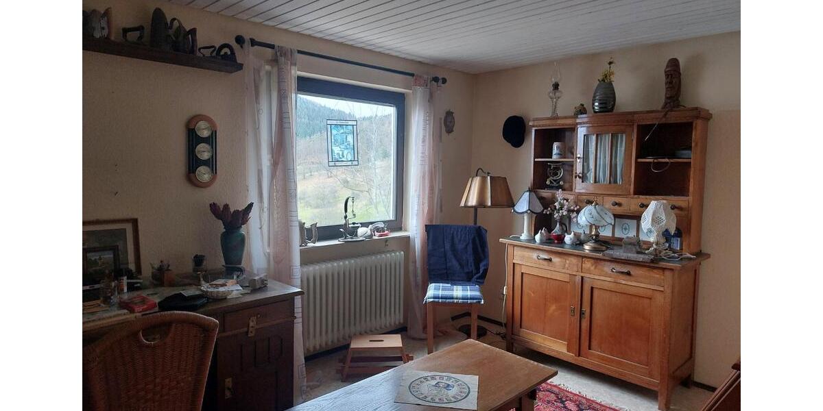 Einfamilienhaus Loffenau - 12 Zimmer, 187 m&sup2;, 333.000&euro; | Angebot:25962787