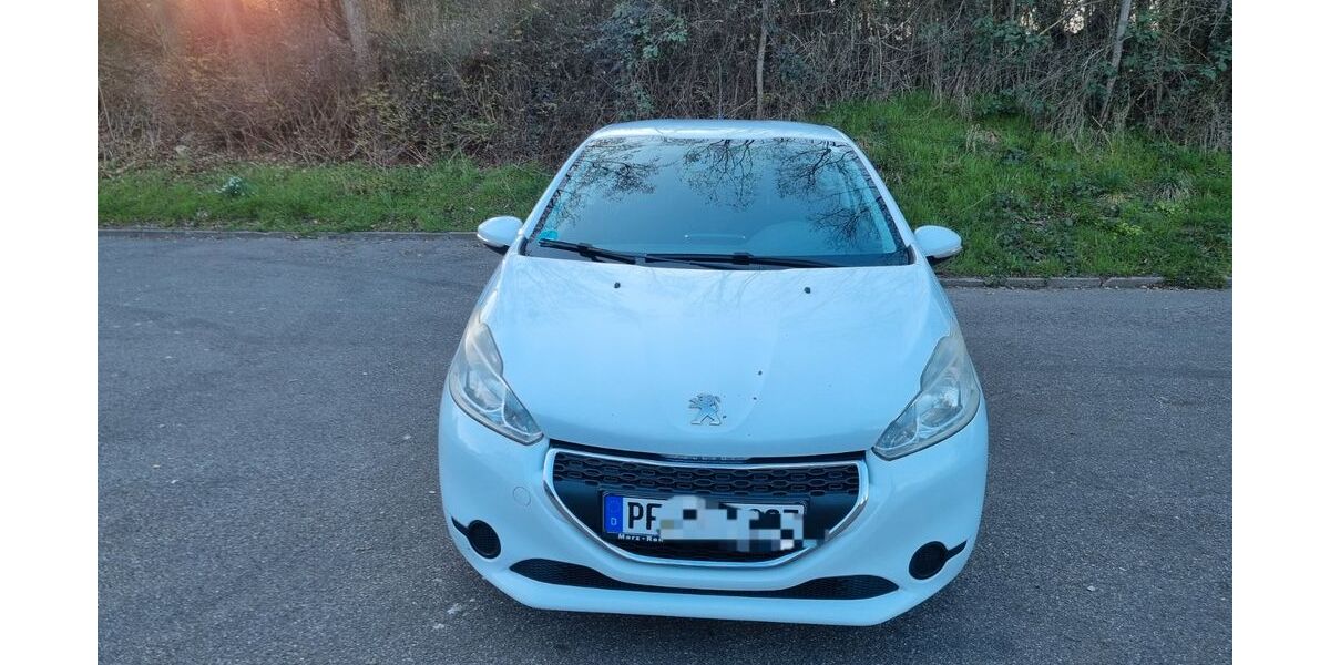 Peugeot 208 176.000 km 2.800 &euro; Pforzheim 75173