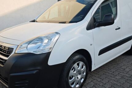 Peugeot Partner 180.000 km 6.490 &euro; Ötigheim 76470