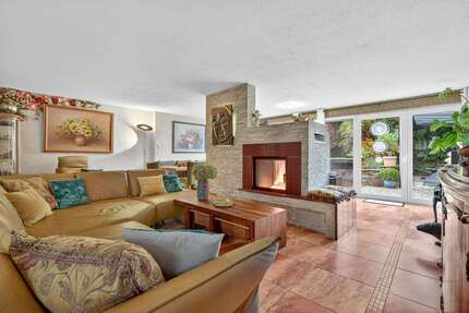 Haus zum Kaufen in Karlsruhe Hagsfeld 990.000 € 234 m² 7 zimmer