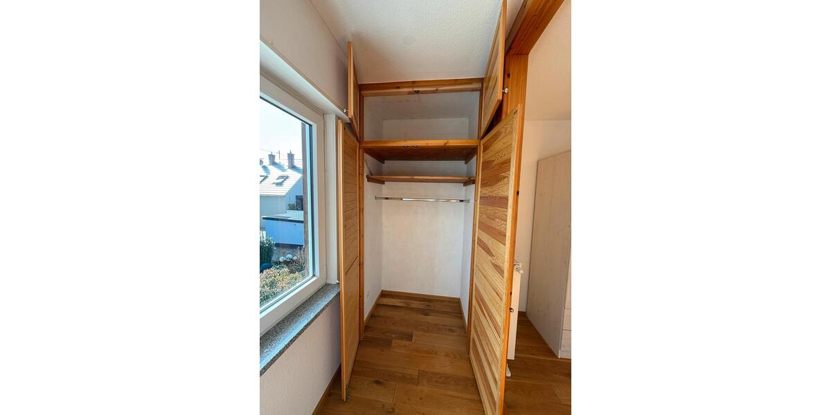 Etagenwohnung Hatzenbühl - 4 Zimmer, 130 m&sup2;, 1.100&euro; | Angebot:25415292