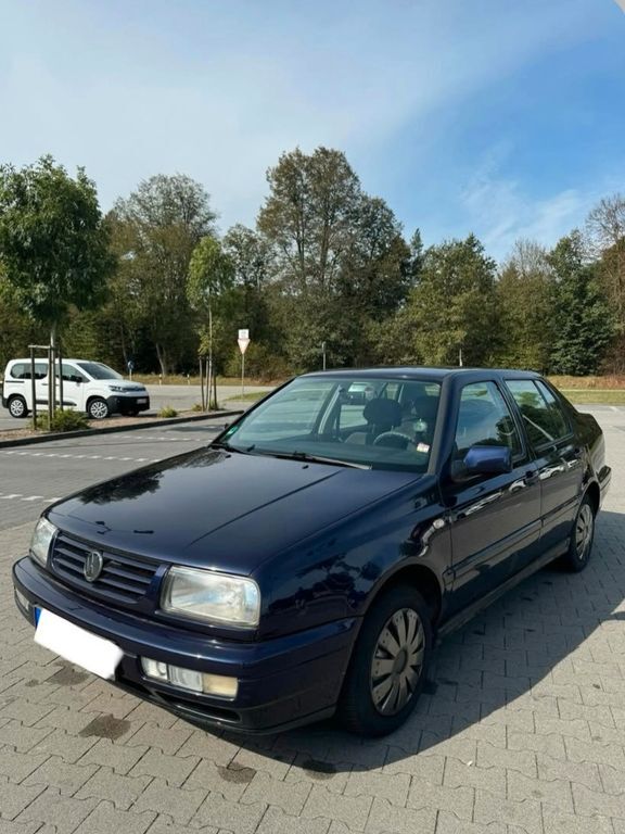 VW Vento 130.000 km 3.500 € Offenbach 76877