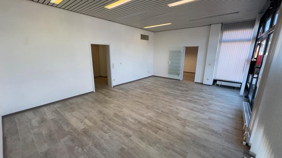 Gewerbeobjekt Engelsbrand - 700&euro; | Angebot:26535386