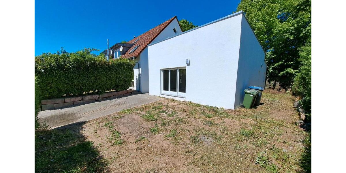Bungalow Landau in der Pfalz - 8 Zimmer, 219 m&sup2;, 2.490&euro; | Angebot:26445773