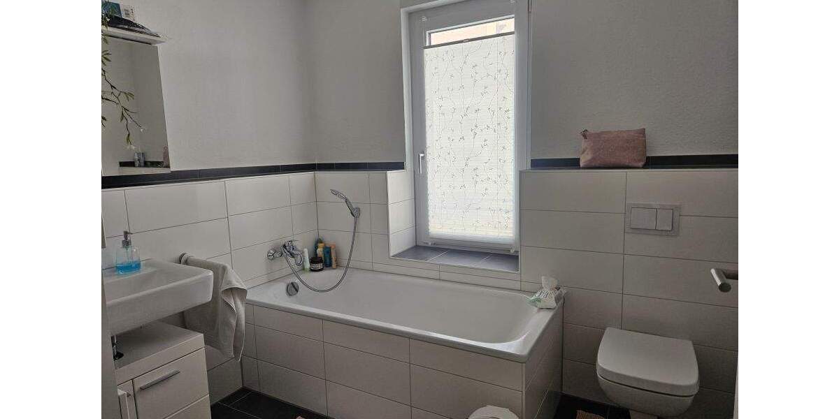 Etagenwohnung Rastatt - 3 Zimmer, 93 m&sup2;, 1.100&euro; | Angebot:25691559