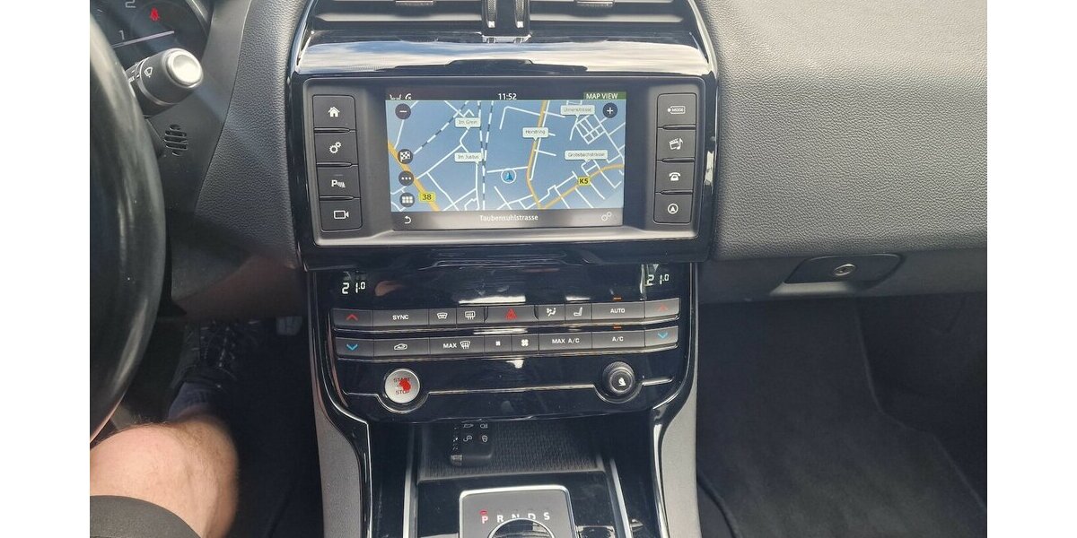 Jaguar XE Pure Klima Navi Kamera 225.000 km 7.998 &euro; Landau 76829