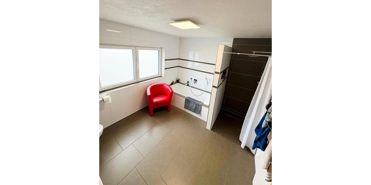Etagenwohnung Wörth am Rhein - 5 Zimmer, 198 m&sup2;, 1.980&euro; | Angebot:26700500