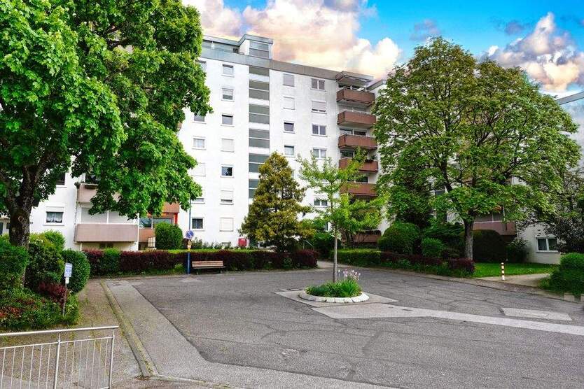 Gepflegte 3 Zi.-Wohnung mit Einbauküche und Balkon 3 zimmer