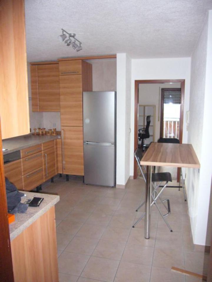 Gepflegte 2-Zimmer-Wohnung mit 2 Balkonen u. EBK in Pforzheim zimmer