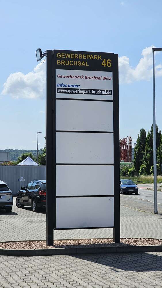 Halle in Bruchsal 1.800 € 320 m²