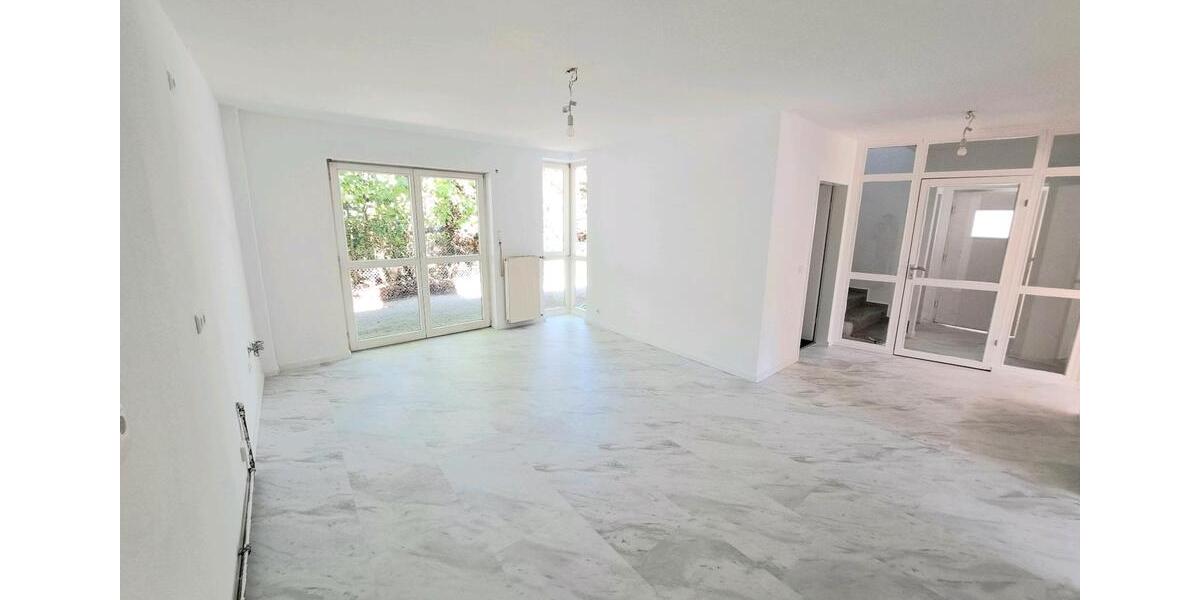 Bungalow Landau in der Pfalz - 8 Zimmer, 219 m&sup2;, 2.490&euro; | Angebot:26445773