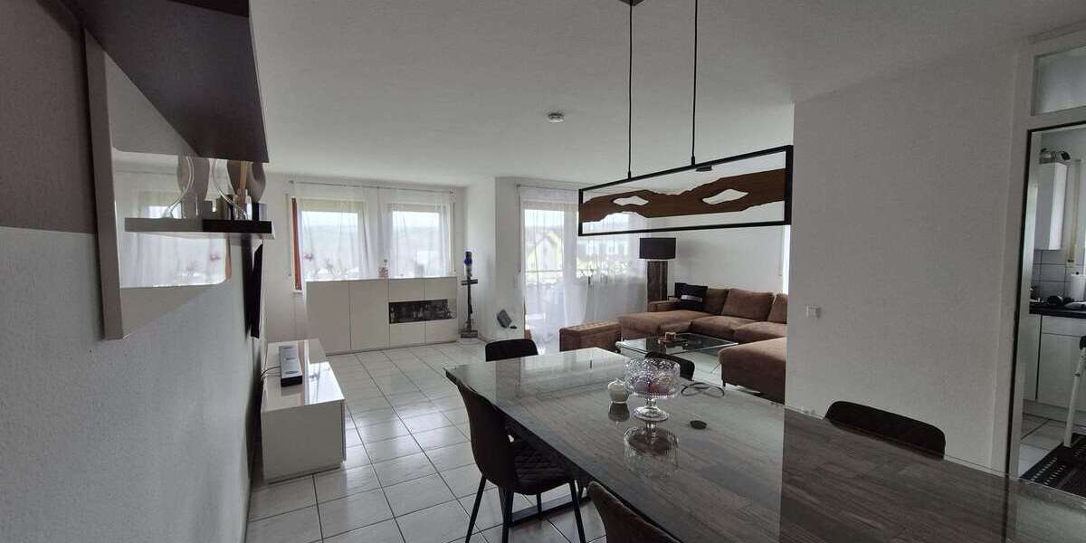Etagenwohnung Pforzheim Dillweißenstein - 3 Zimmer, 83 m&sup2;, 830&euro; | Angebot:26285914