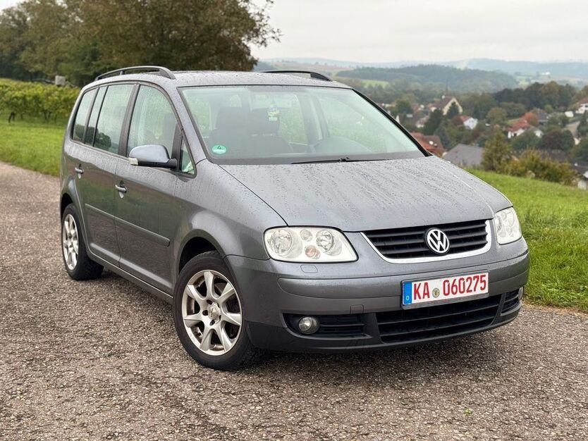 VW Touran 222.000 km 1.890 € Bruchsal 76646