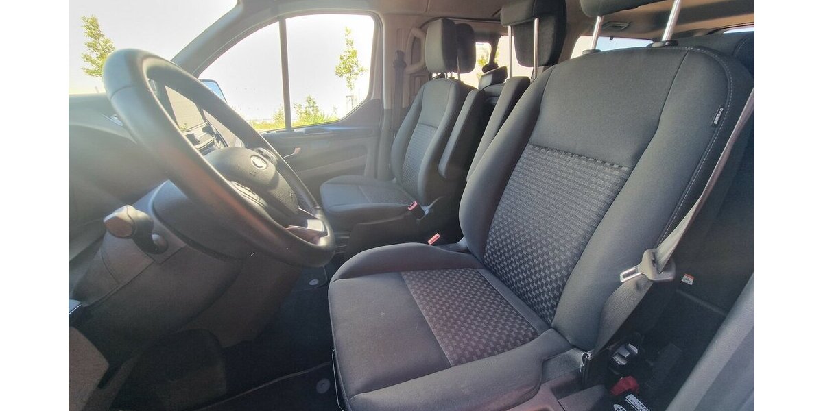 Ford Tourneo Custom 320 L1 H1 Tourneo Trend Klima 60.000 km 31.499 € Landau 76829