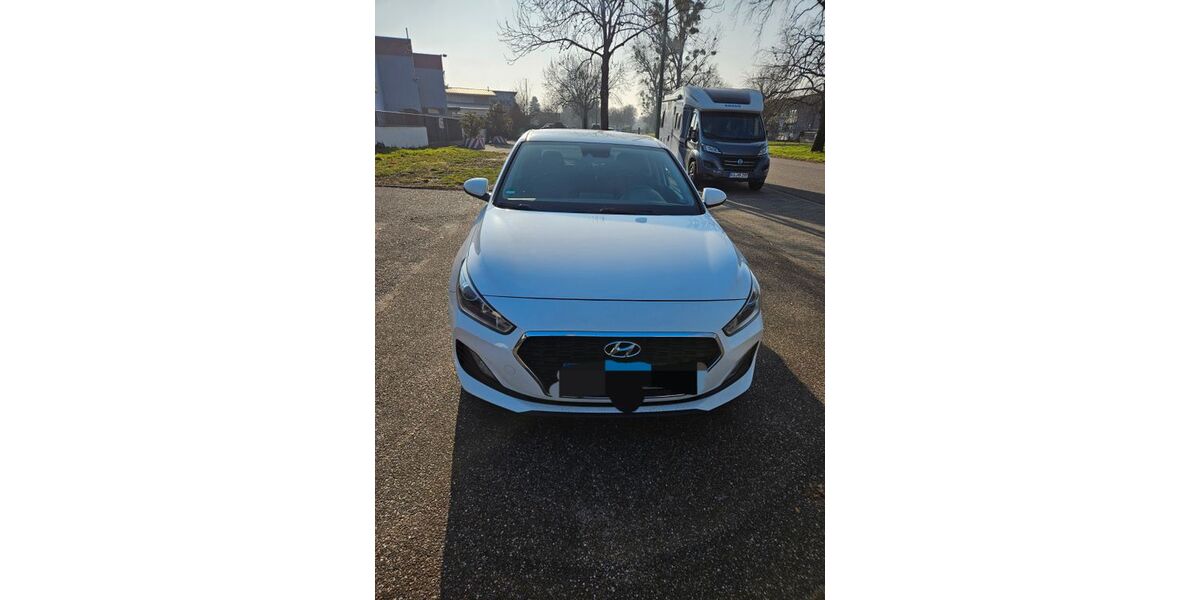 Hyundai i30 51.000 km 12.250 &euro; Karlsruhe 76149