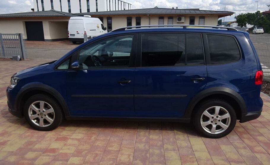 VW Touran 187.200 km 5.200 € Karlsruhe 76131