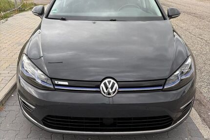 VW Golf 58.000 km 14.880 € Karlsruhe 76228