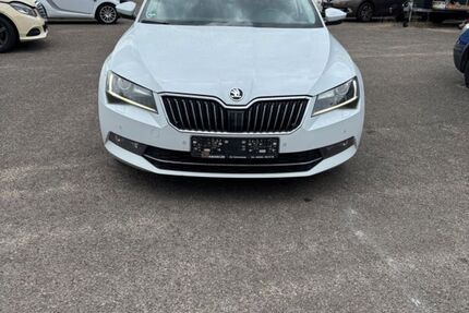 Skoda Superb 397.000 km 6.650 &euro; Landau 76829
