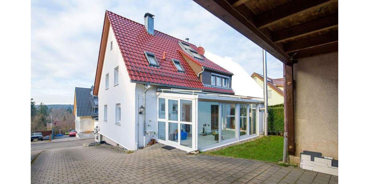 Doppelhaushälfte Pforzheim Huchenfeld - 6 Zimmer, 124 m&sup2;, 350.000&euro; | Angebot:25669211